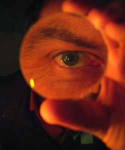 eye-magnifying-glass