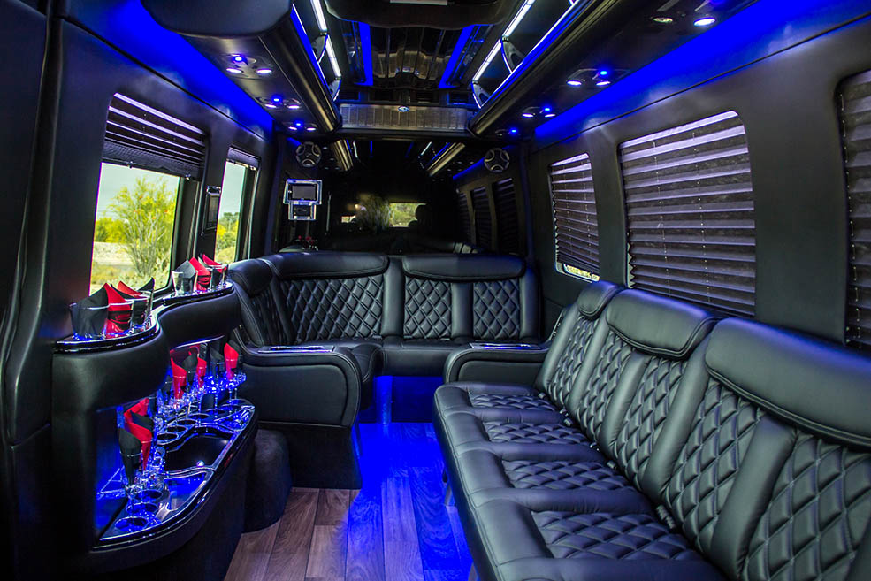 Create a Positive First Impressions to Corporate Clients with Quality Limo Rentals