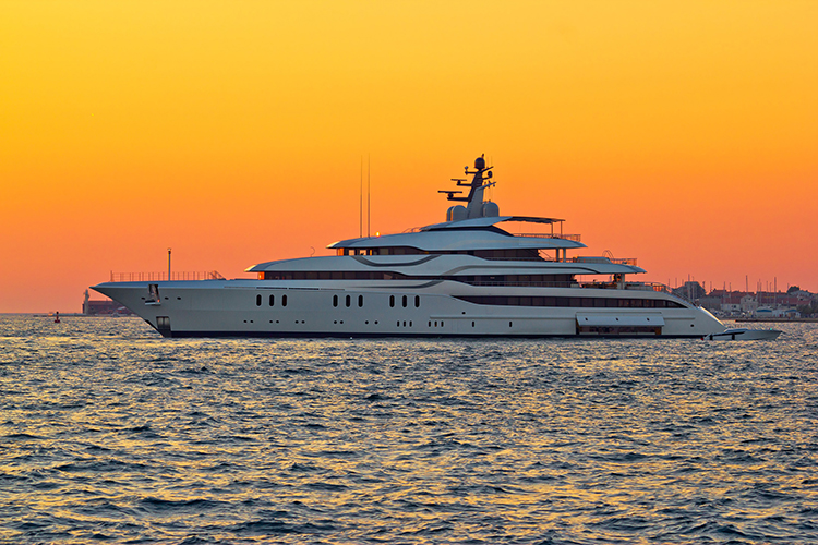 6 Things to Expect From The Superyacht Market In 2017