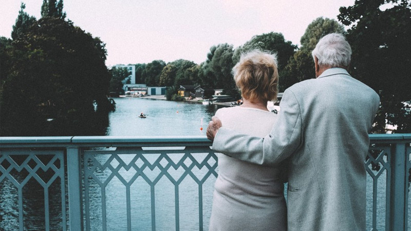 How To Choose A Gift For Your Parents’ Anniversary