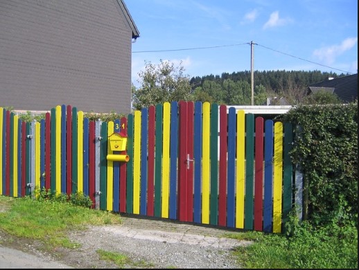 4 Things to Consider When Choosing Fence Color