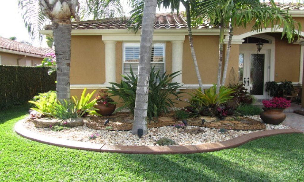 5 Stunning Landscaping Ideas For A Small Yard - WorthvieW