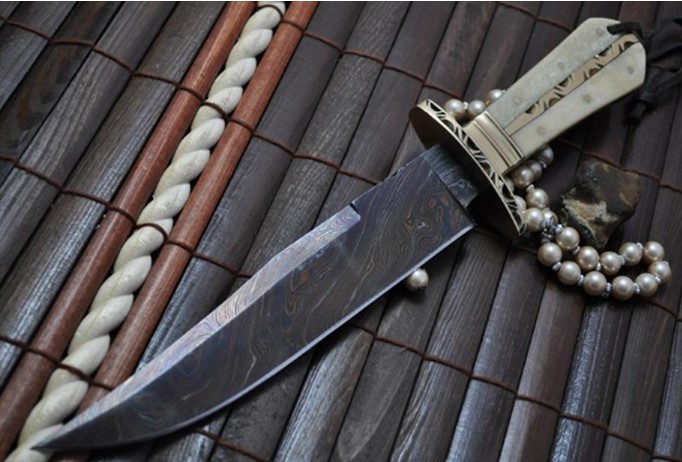 The Modern Hunting Knife & Its Many Uses!