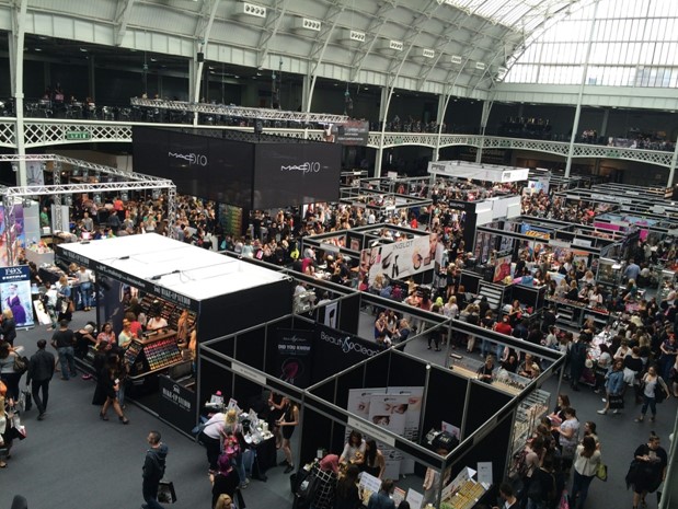 8 Tips to Stand Out at Your Next Trade Show