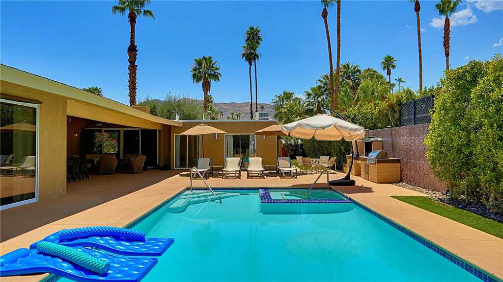 Tips to Run Your Vacation Rental like a Successful Small Business