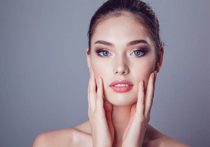 Top 4 Tips to Give Your Skin That Celebrity Glow