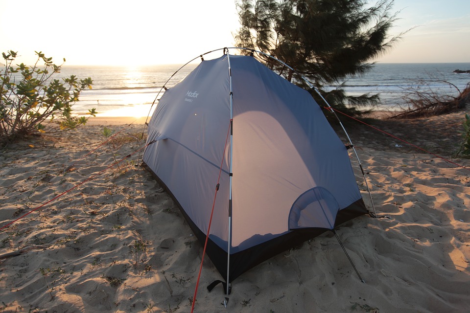 4 Places to Experience Beach Camping
