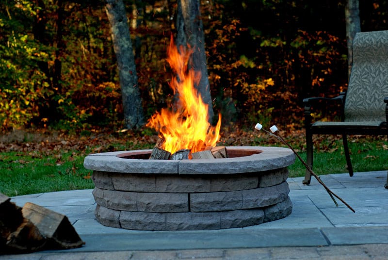 5 Tips To Building Your Own Fire Pit