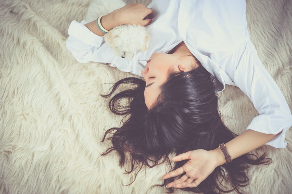3 Small Changes That Will Help You Get A Better Night’s Sleep