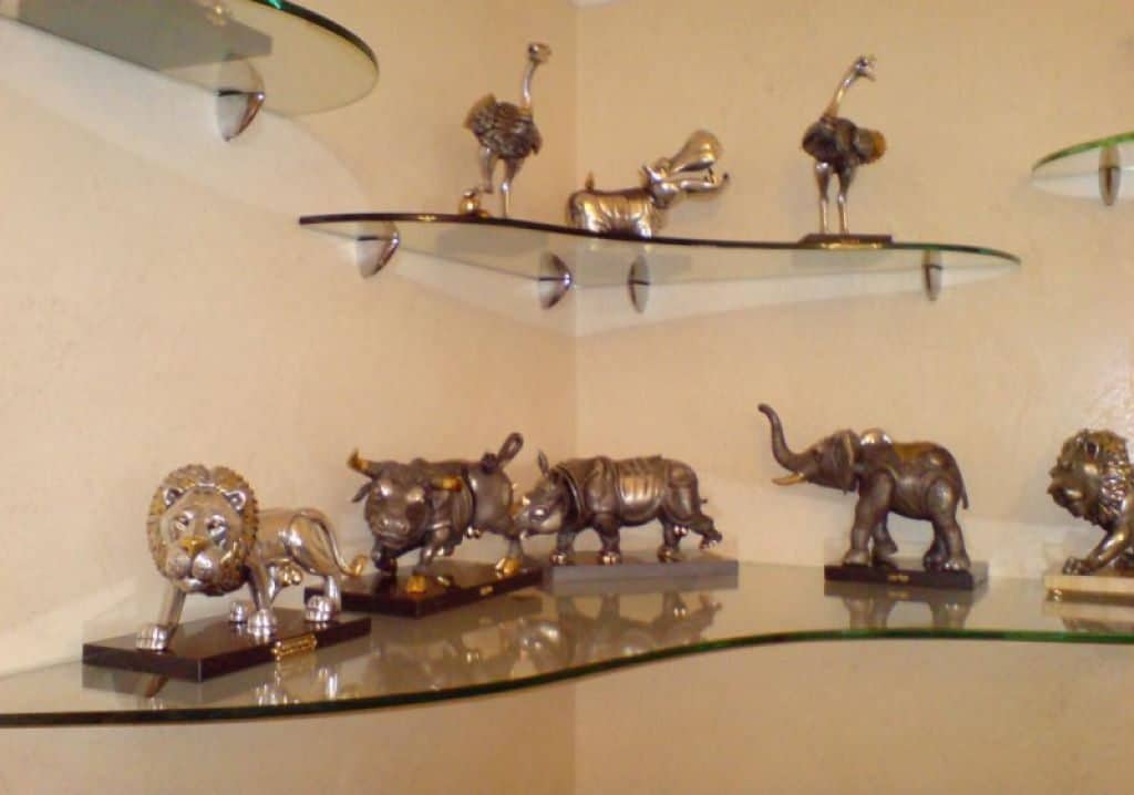 corner-wall-glass-shelves