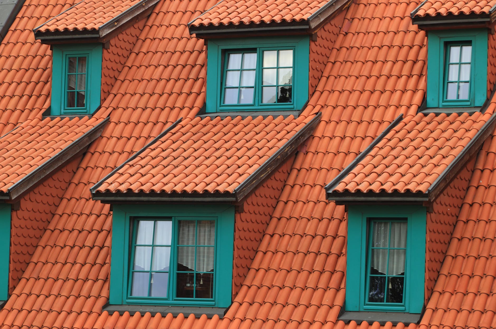 4 Essential Home Roofing Services
