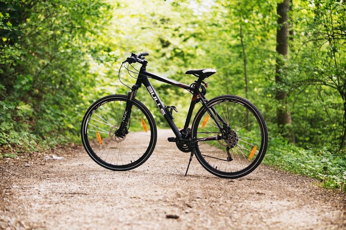 What Are E-Mountain Bikes – And How to Choose One?