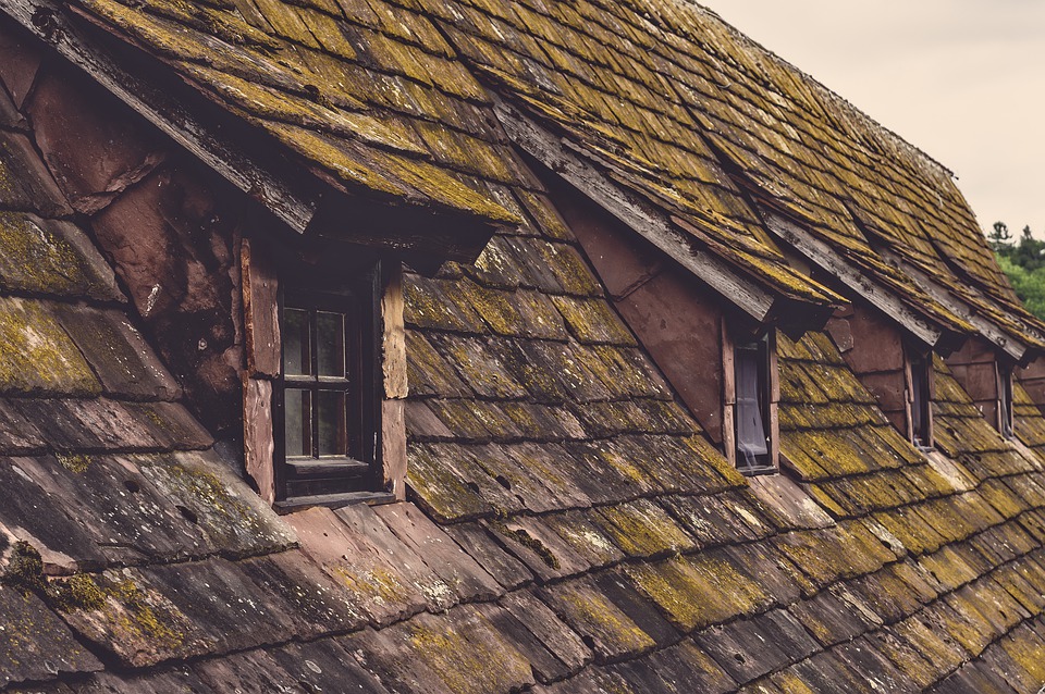 3 Signs That It’s Time for a New Roof