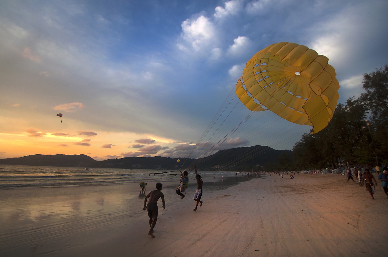 9 Top Parasailing Tips For The First-Timers