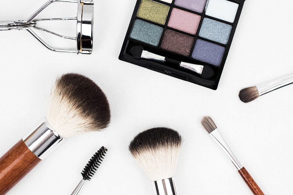 How to Properly Care for Your Make-Up Brushes