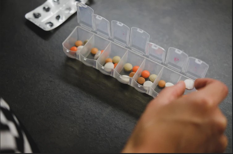 Should Seniors Buy Medical Supplies Online?