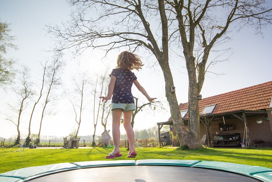 How To Buy a Trampoline for Kids: What to Look For?