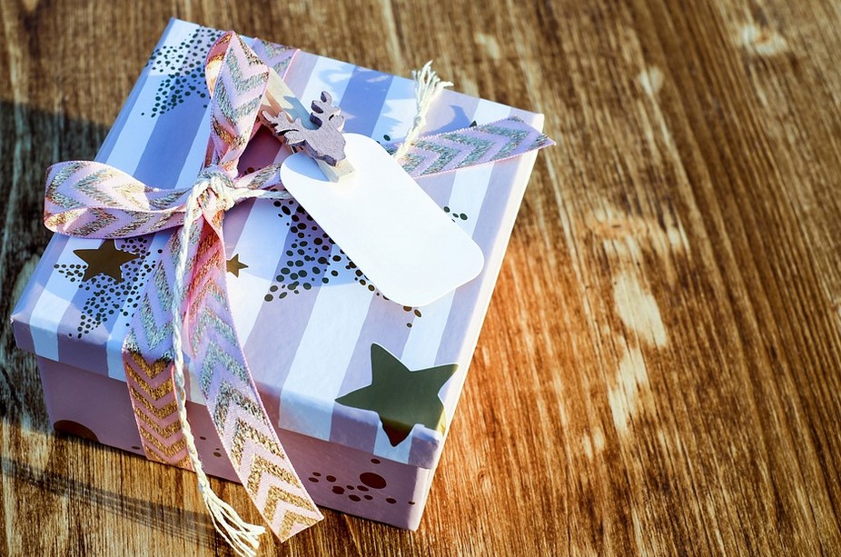 5 Tips for Revealing a Surprise Gift