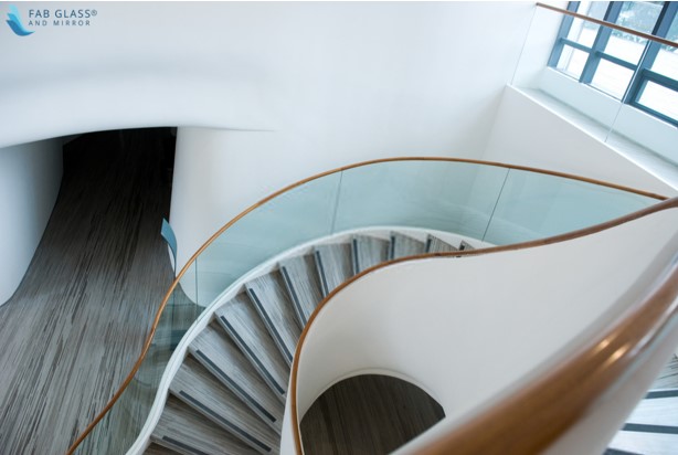 curved glass railing