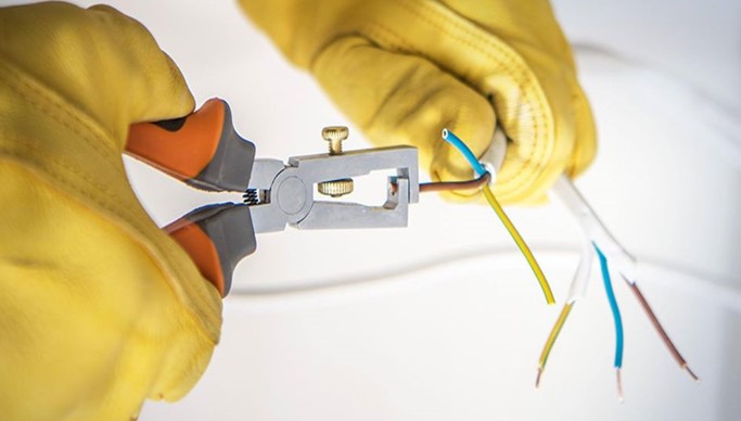 Handy Tips to Keep Your Electrical Equipment Safe While WFH