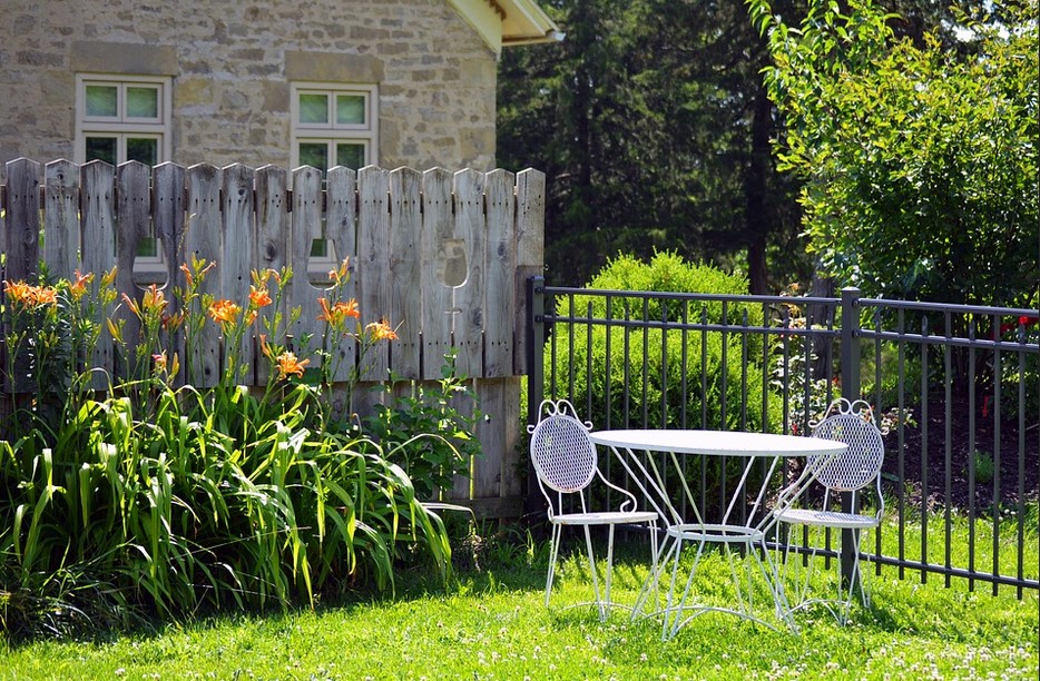 3 Easy Ways to Get Your Garden Summer-Ready