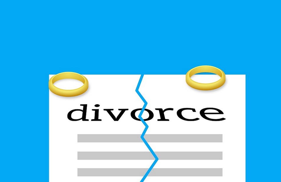 Common Mistakes When Hiring a Divorce Lawyer (and How to Avoid Them)