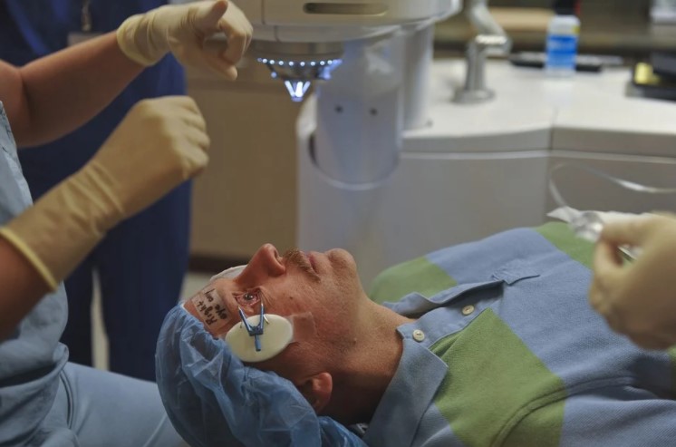 Plastic Surgeon vs Cosmetic Surgeon – Understanding the Difference!