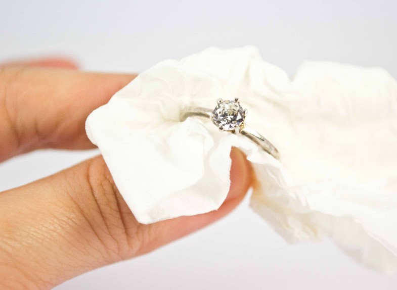 How to Clean Silver Jewelry and Silverware with 5 Simple Hacks