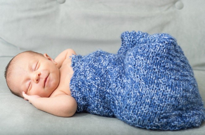 When to Stop Swaddling: Is My Baby Ready?