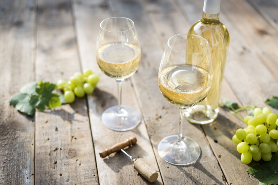 5 White Wine Varietals To Try In 2021