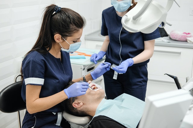 10 Signs It’s Time to Visit the Dentist