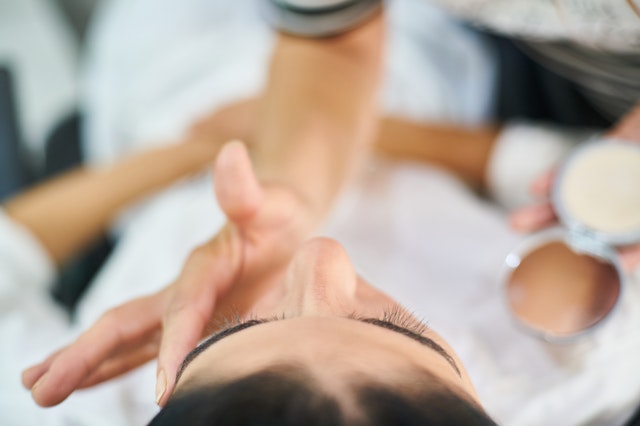 5 Reasons You Should Enroll for Professional Makeup Course