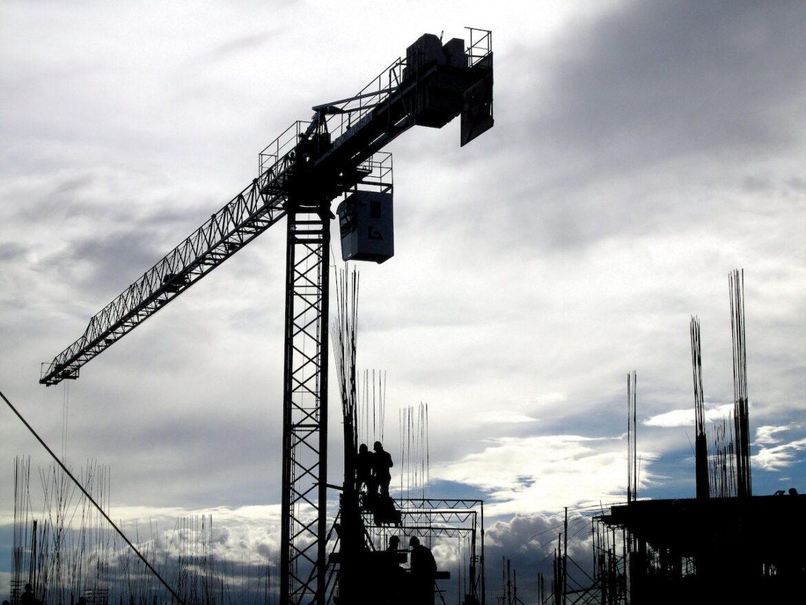 How to Avoid Crane Accidents on The Job