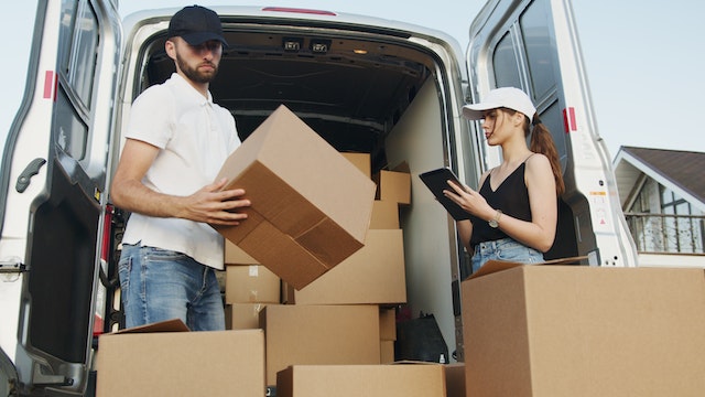 The Benefits of Using Professional Movers for Your Next Relocation