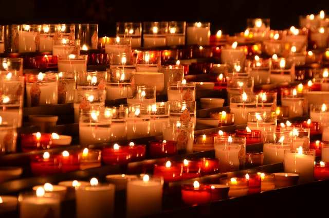 What Are The Benefits Of Flameless Candles In home?