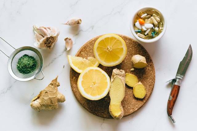 How to Make a Lemon, Ginger, and Garlic Mixture for Immune Boosting.