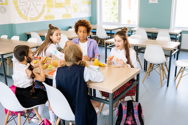 Teach Healthy Eating: How Educators Can Help Students’ Proper Nutrition