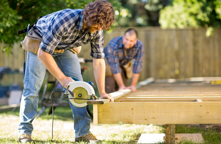 Choosing The Right Custom Saw Manufacturer For Your Business