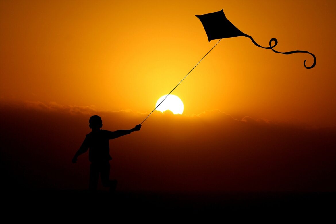 Wind and Wonder: A Beginner’s Guide to the Thrills of Kite Flying