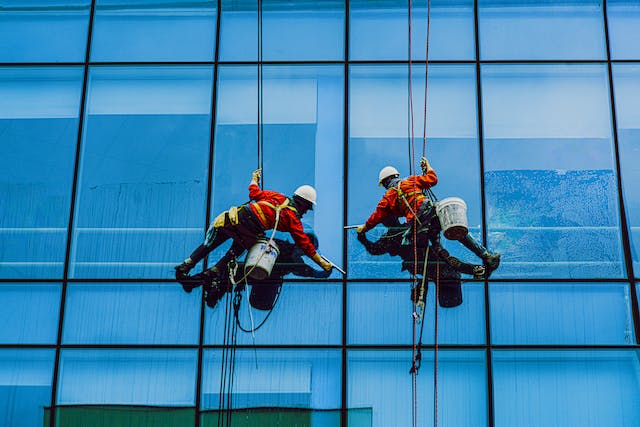 High-Rise Heroes: The Vital Role of Rope Access in Construction and Maintenance