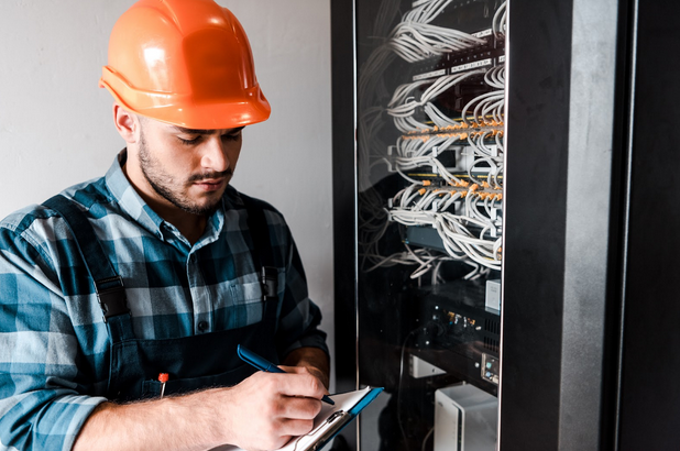 Pros and Cons of DIY Vs Hiring Certified Electricians in Australia