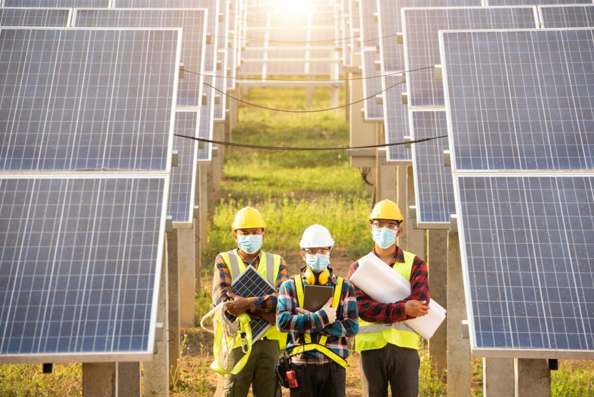 Understanding the Advantages of Hybrid Solar Inverters