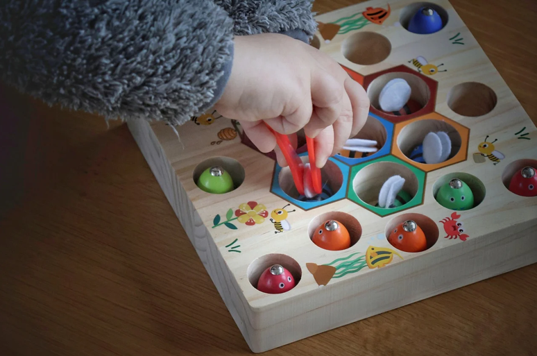 What Are the Ideal Toys for Enhancing Motor Skills in Kids?