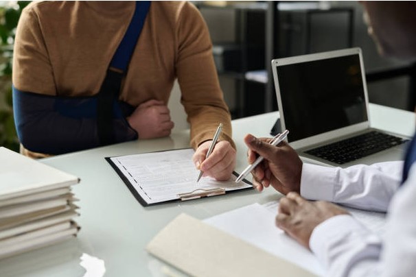 How a Personal Injury Lawyer in North York Supports Recovery