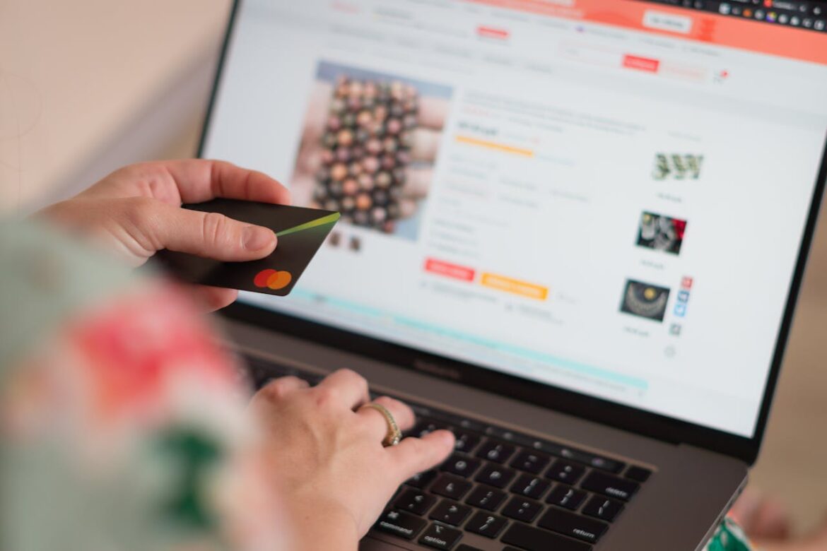 How Americans Save Money While Shopping Online
