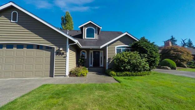 What Homeowners Should Fix Before An Open House