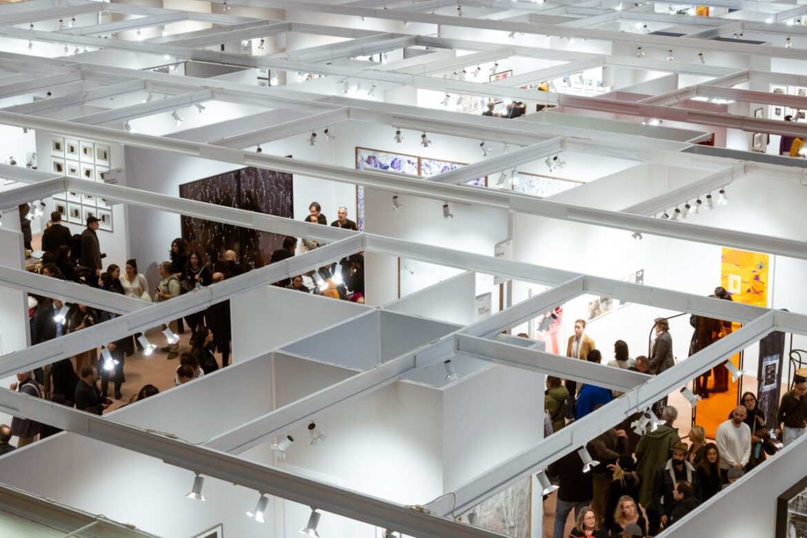 Designing a Trade Show Booth That Stops Foot Traffic in Its Tracks